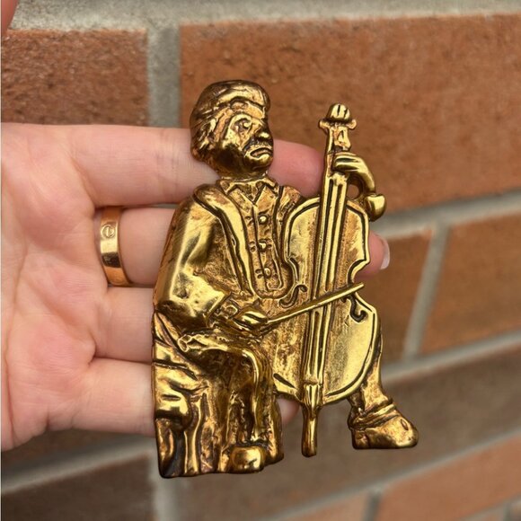 Rare Unique Extra Large Gold-Tone Man Playing Cello Brooch - Picture 1 of 6